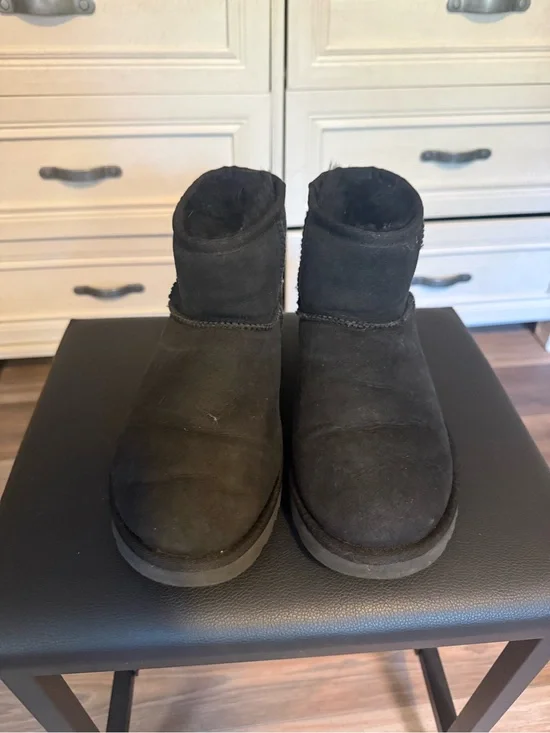 UGG Black Short Shearling Lined Boot