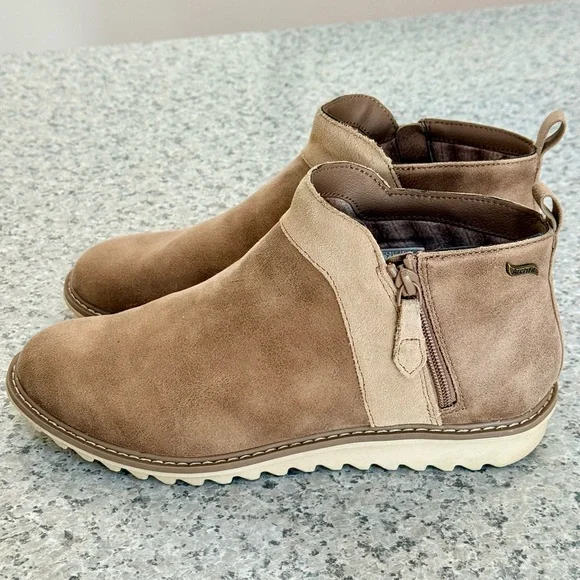 Skechers Women's Tan Suede Winter Ankle Boots
