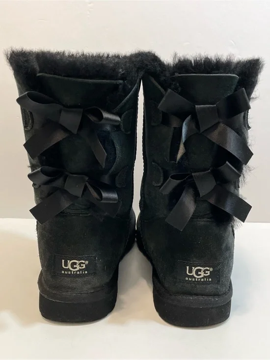 UGG Women's Bailey Bow II Black Shearling Boots Size 8