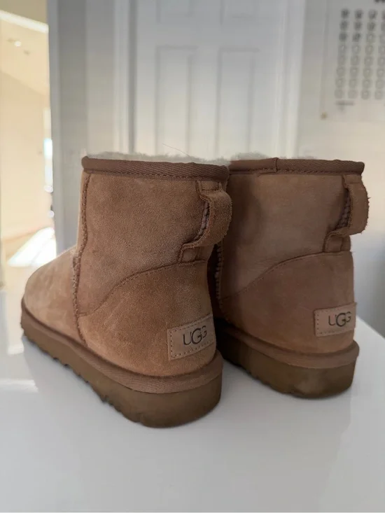 UGG Short Suede Boots in Chestnut Brown