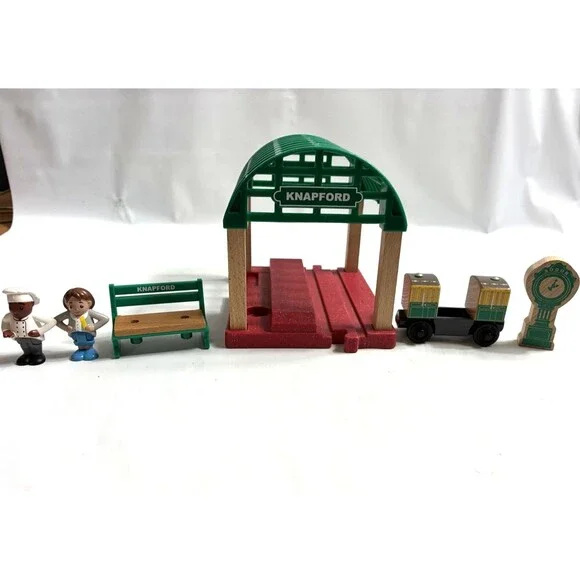 Thomas & Friends Wooden Wood Railway Knapford Train Station w Figures Train Car