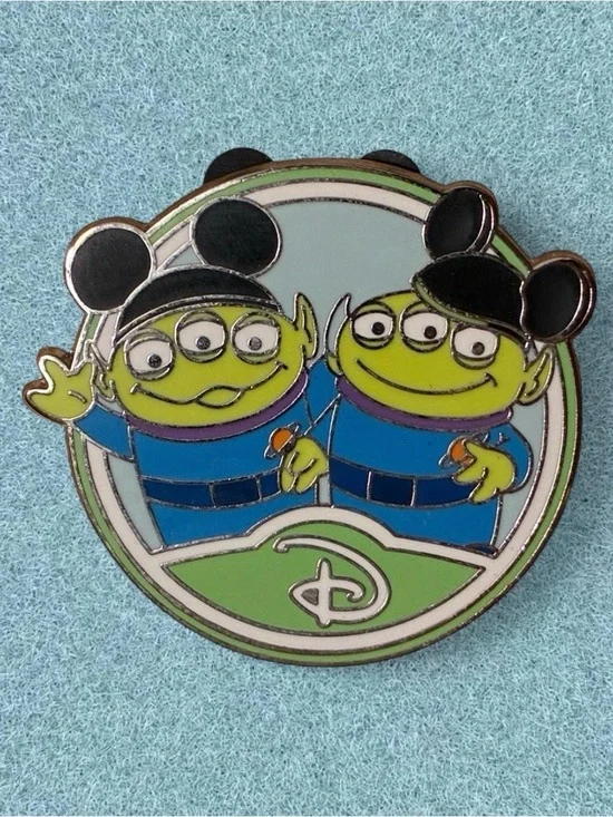 Disney Toy Story Little Green Men (Aliens) Circle Icon D Mystery Pin