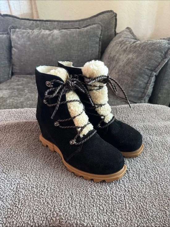 Sorel Black Suede Lace-Up Sherpa Ankle Boots with Tan Lug Sole