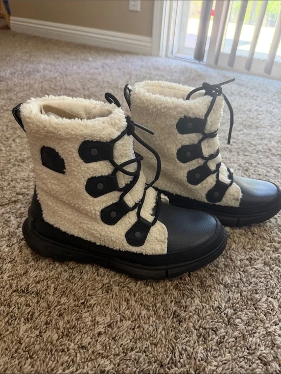 Sorel Women's Black & Cream Sherpa Lace Winter Boots