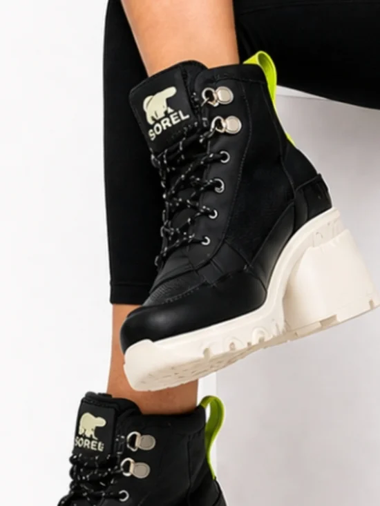 Sorel Kinetic Sneaker Boots Black Platform Lace Up Women’s 7.5