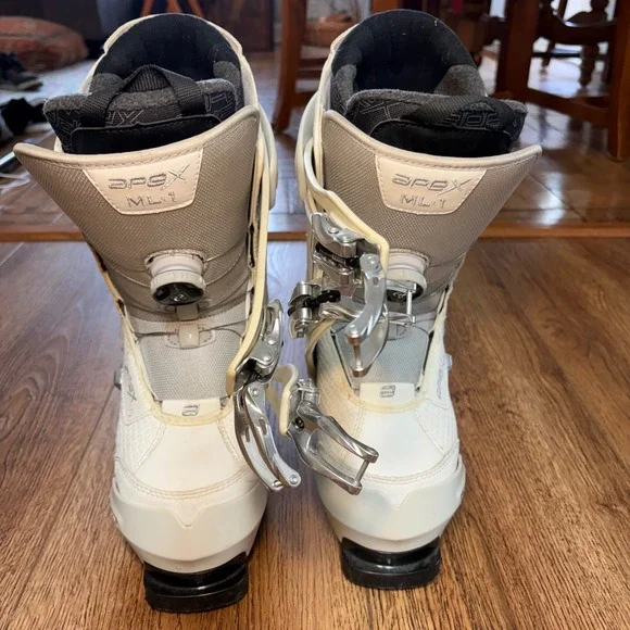 Apex ML-1 women's downhill ski boots Size 24.0 white gray snow boots
