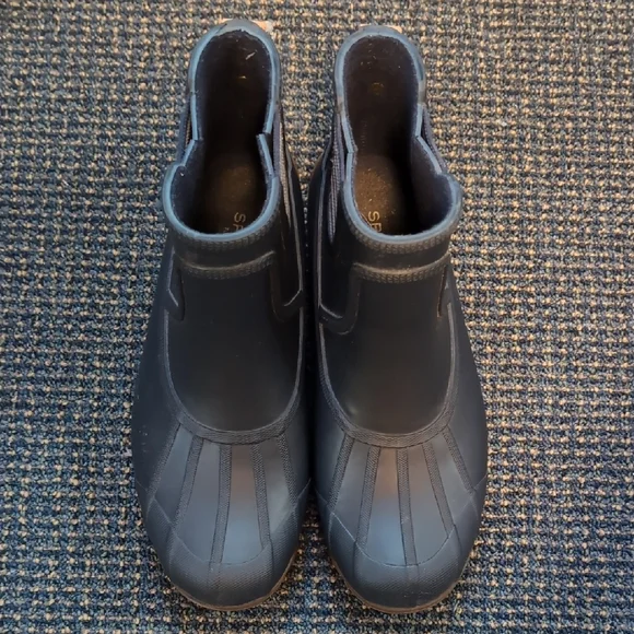 NWOT Sperry Navy Waterproof Ankle Boots