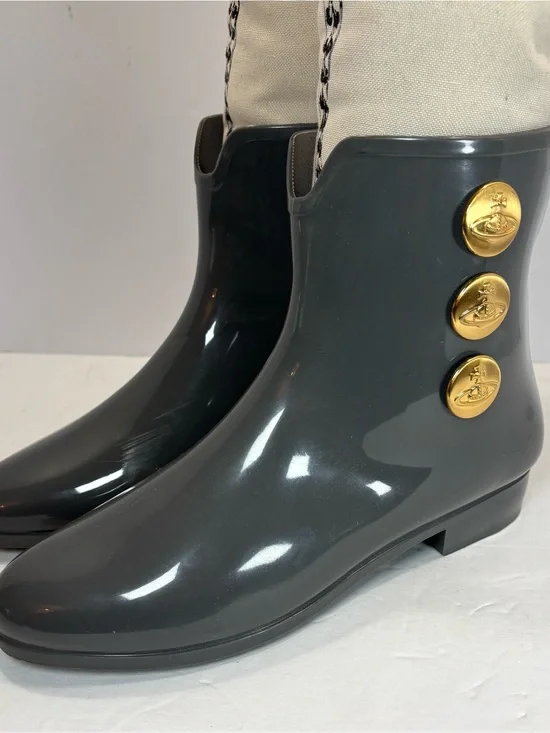Vivienne Westwood Melissa Wellies Gray Ankle Rain Boots w/ Logo Buttons US 10