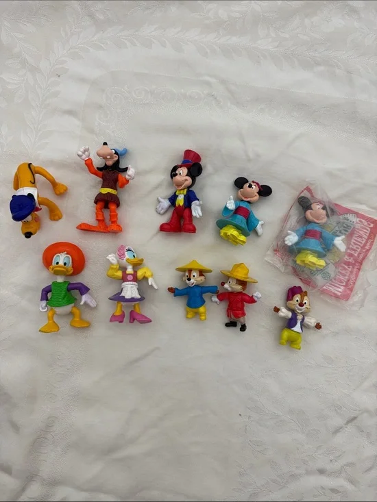 1993 Disney vintage Epcot McDonalds Happy meal Figurine Set - (mlb)