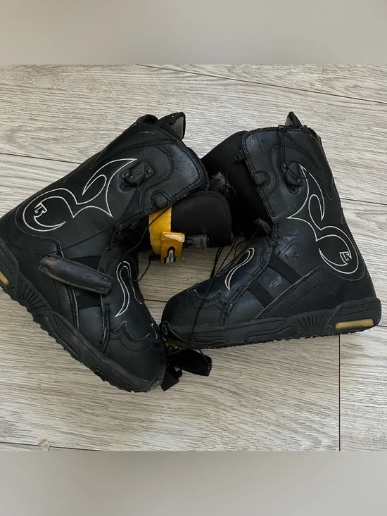 IRO Women's Black Snowboard Boot with Yellow Lace Pull