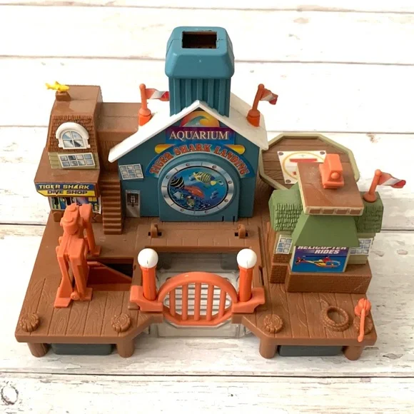 Micro Machines Tiger Shark Landing Aquarium Playset Galoob 1996 Kids Toys