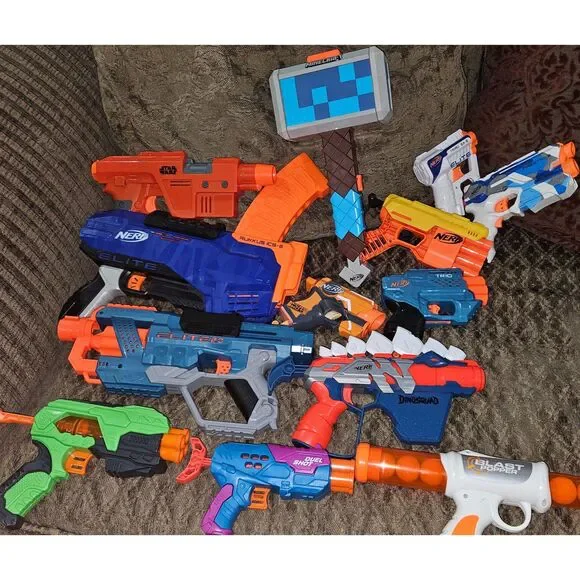 Nerf Gun Lot (10 nerf guns, 3 misc. guns)