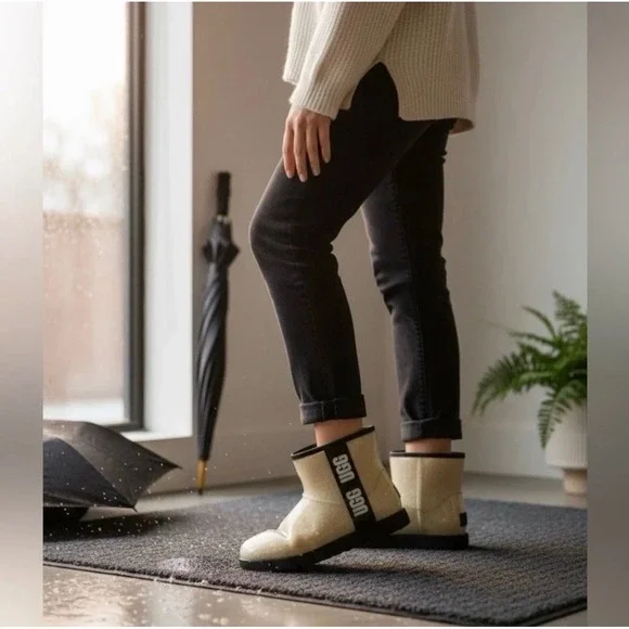 UGG Classic Clear Waterproof Boots Natural Black‎ 1113190 Sheepskin Pull On 10