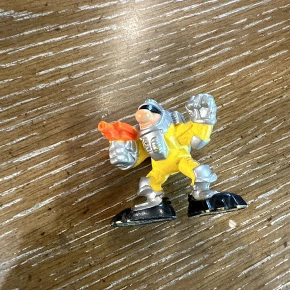 Vintage 1998 Fisher Price Great Adventures Space Shuttle Figures,‎ ASTRONAUT