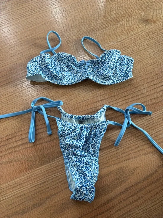 Frankie’s bikinis set