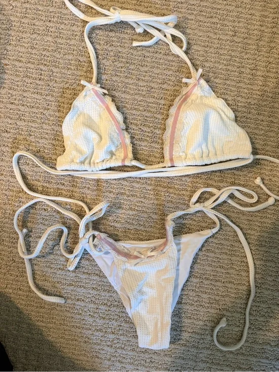 Frankie's Bikinis White Crochet-Style Bikini Bottom