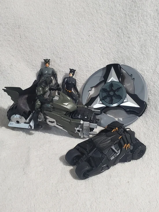 Batman Kids Toy Vehicle and Action Figure Set - Gray and Black