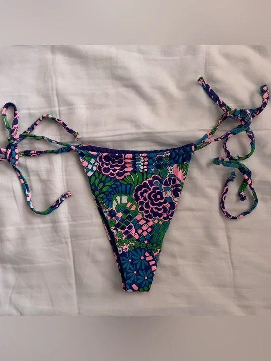 FRANKIES BIKINIS × Hailee Steinfeld tia string bottoms