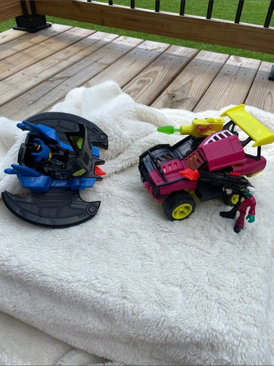 Fisher-Price Batman vs. Two-Face Action Vehicle Playset with Figures