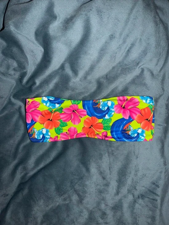 Frankie’s Bikinis Bandeau Bikini Top Size Small
