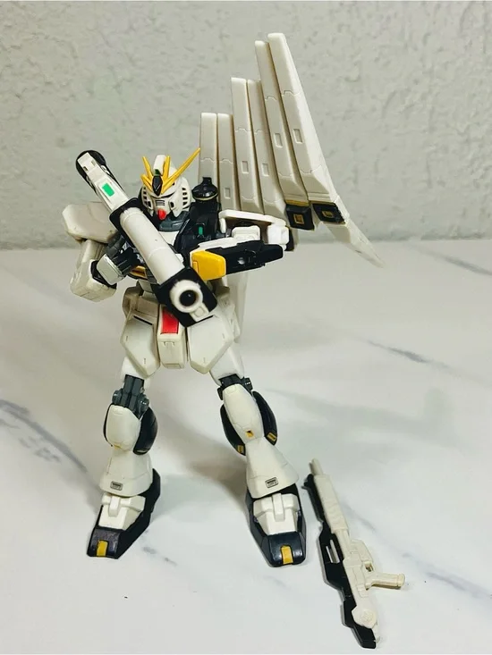 Gundam Universe RX-93 V Nu Gundam Action Figure 6