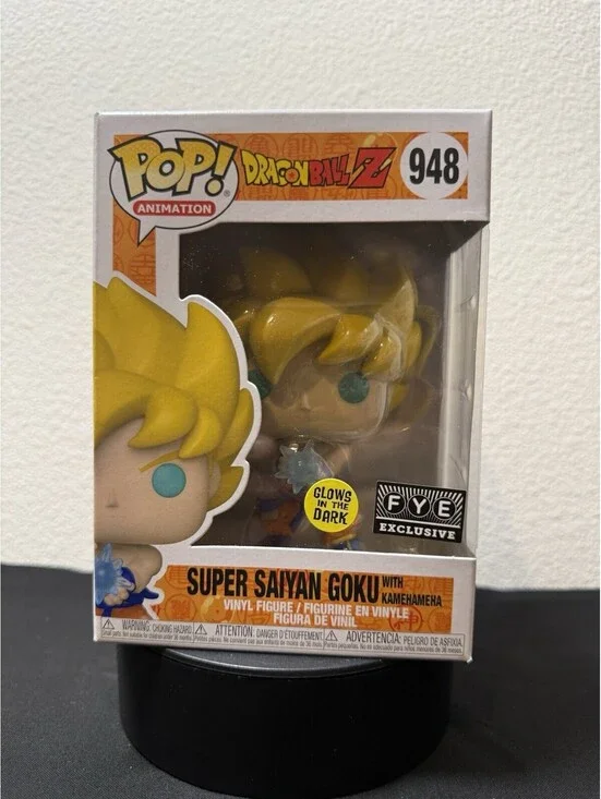 Funko POP! Dragon Ball Z #948 Super Saiyan Goku w/ Kamehameha GITD Exclusive