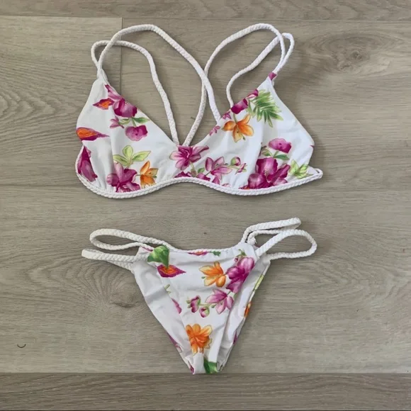 Frankie’s Bikini White Floral Bikini