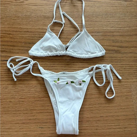 Frankie’s bikinis set