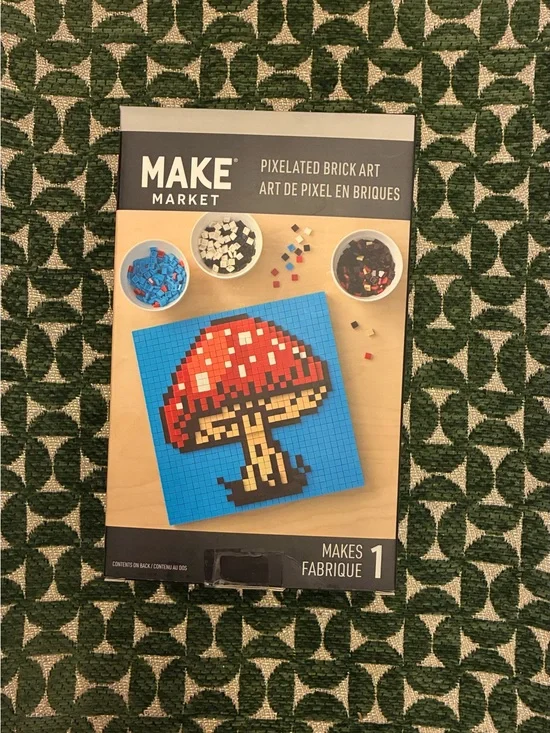 Make Market Pixelated Brick Art Kit - Red, Blue, Black, Tan, White