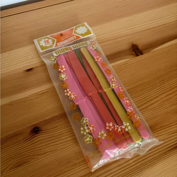 Vintage MORM WARE Reusable Machine Washable Knives Set of 12 - NEW