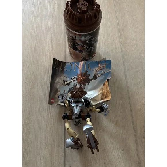 Lego Bionicle TOA POHATU NUVA 8568 Incomplete Figure Includes manual