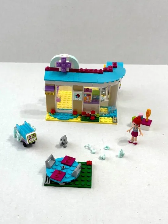 Lego Friends Vet Clinic #41085 RETIRED