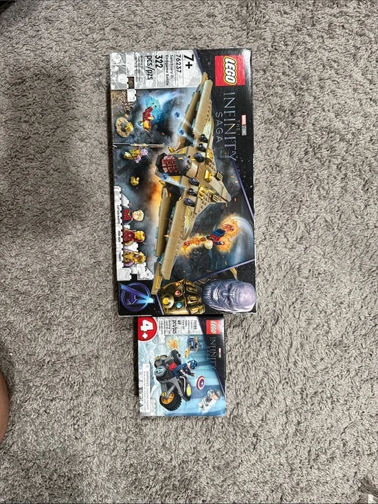 LEGO Gold Quinjet Marvel Infinity Saga Set with Gold and Black Details