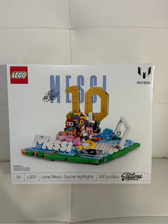LEGO Lionel Messi Soccer Highlights Set - White/Gold/Green/Blue