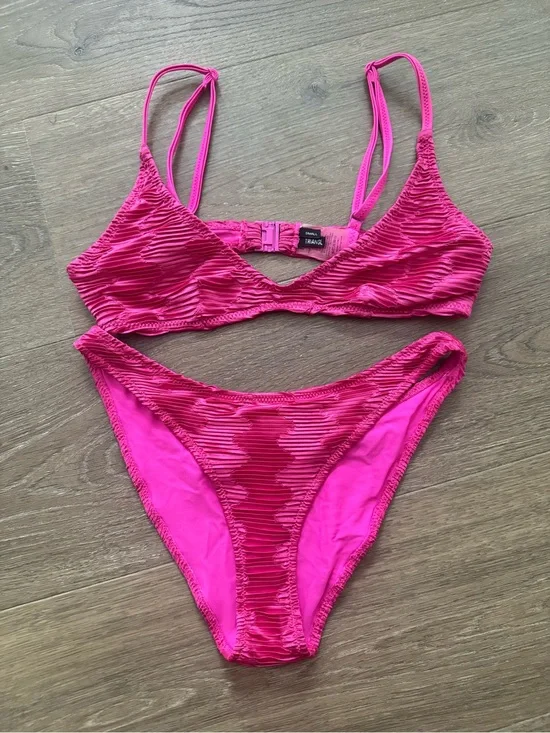 triangl swimwear Hot Pink Ribbed Bikini Set