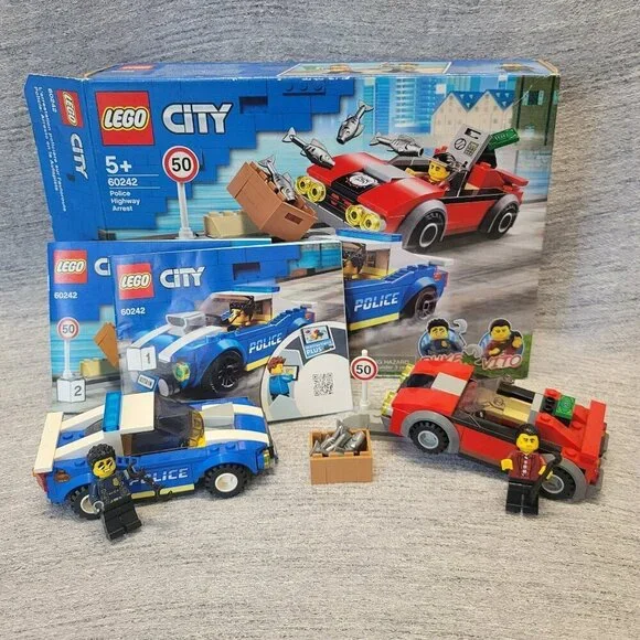 LEGO City 60242 Police Highway Arrest