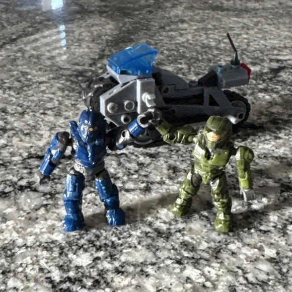 Halo Mega Bloks UNSC Siege Bike 97116 Master Chief And Blue Spartan