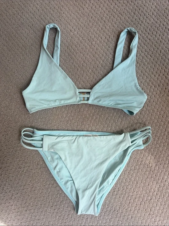 Light Blue Women's Bikini Set - Sleek Two-Piece Swimwear