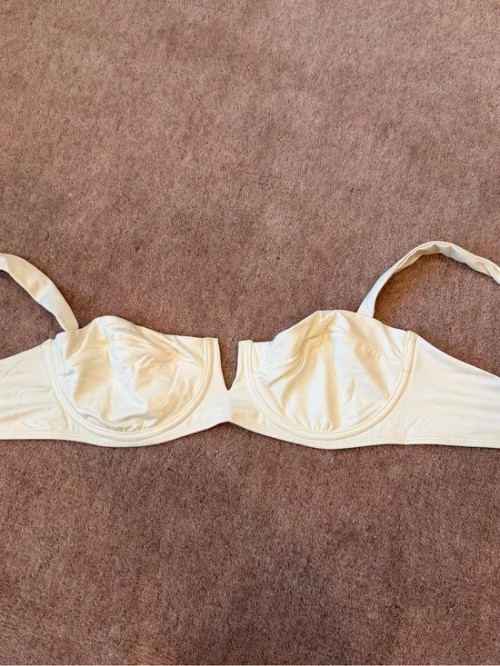 Monday Swimwear Clovelly Bikini Top Ivory Size V