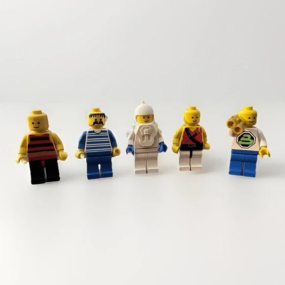 LEGO Minifigure Lot 5 Vintage 90s Figures Pirates Space Exploriens Blacktron Mix