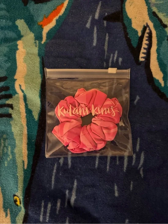 Kulani Kinis Pink Scrunchie