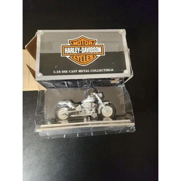 Harley-Davidson Street Stalker 1:18 Die Cast Metal Model Maisto for AVON Silver