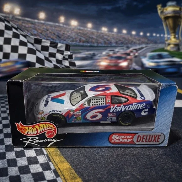 Hot Wheels Racing‎ Mark Martin 6 Valvoline Ford Taurus 1:24 Race Day Deluxe 1999