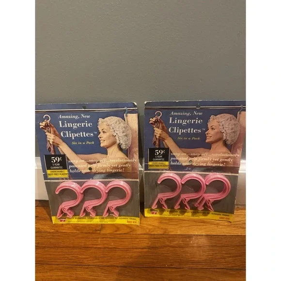 Vintage Pink Set Of 12 Lingere Clipettes Clips‎ Pink 1960s New sealed Plastic