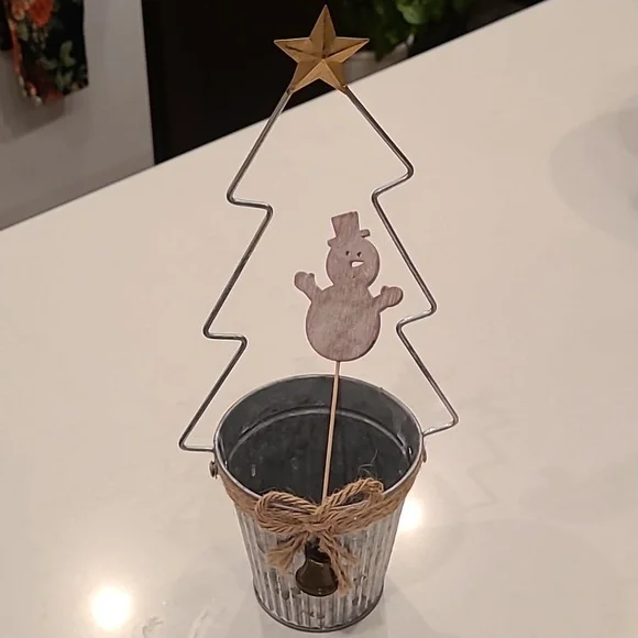 Holiday Snowman Tin Pot/Planter