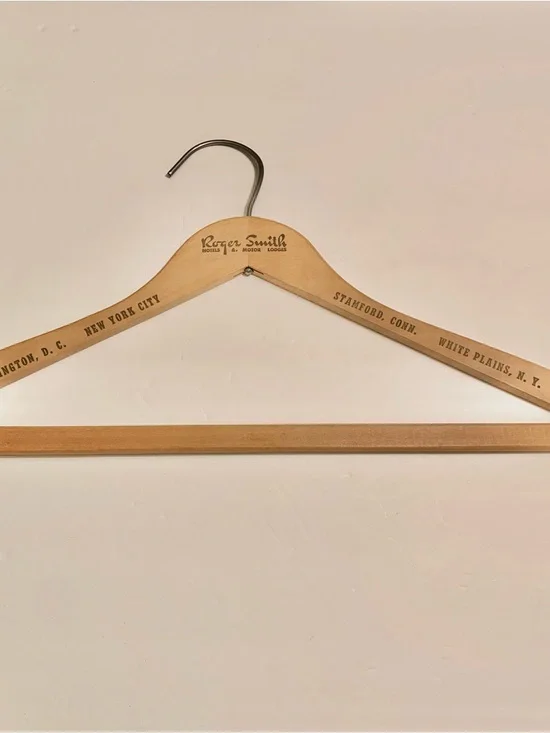 Vintage Roger Smith Hotels & Motor Lodges Wooden Clothes Hanger
