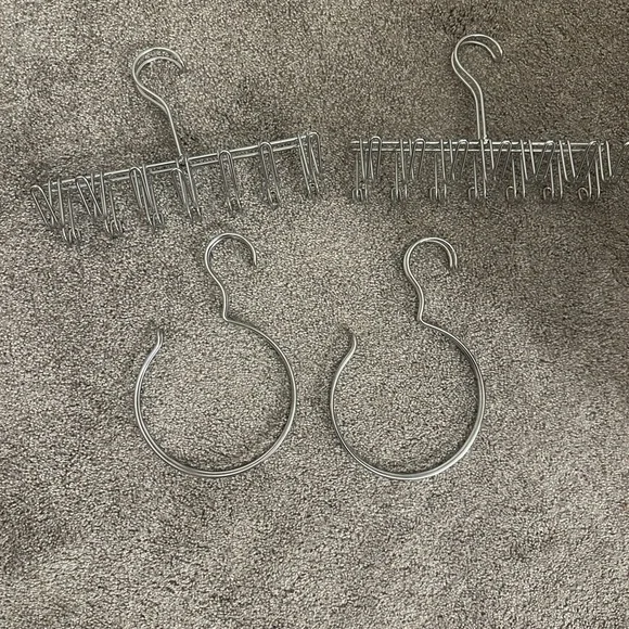 Set of 4 Silver Metal Clothing Hangers & Scarf Rings