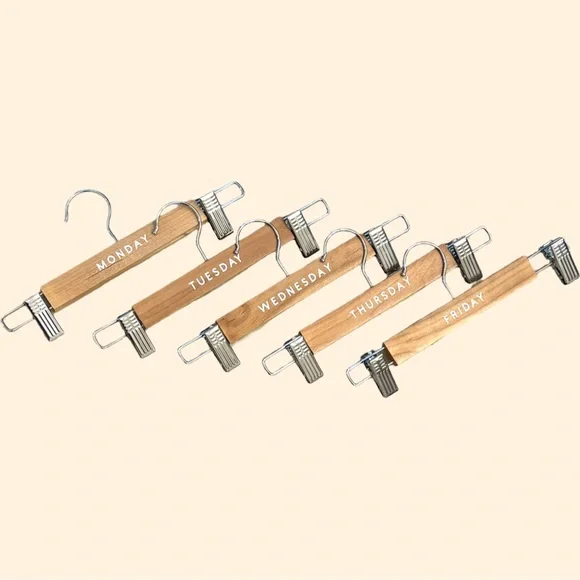 5 Days Weekly Clip Hangers Set