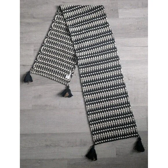 Pier 1 Table Runner Woven Black White Cream Tree Geometric 69.6