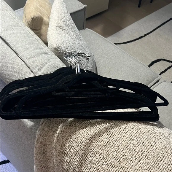 Velvet Slim Non-Slip Black Hangers - Pack